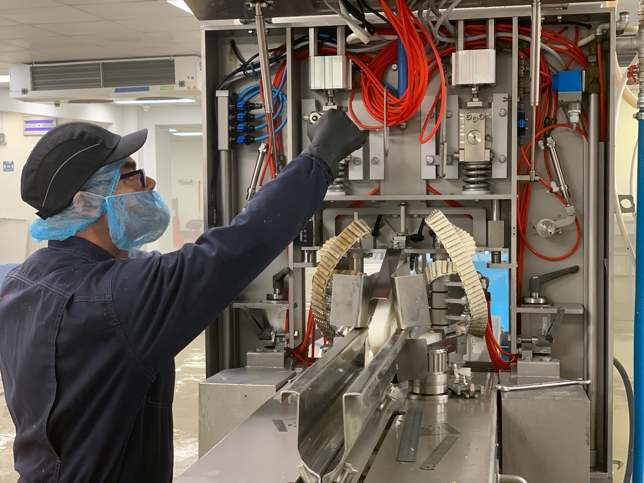 Engineer on the phone providing rapid emergency support.